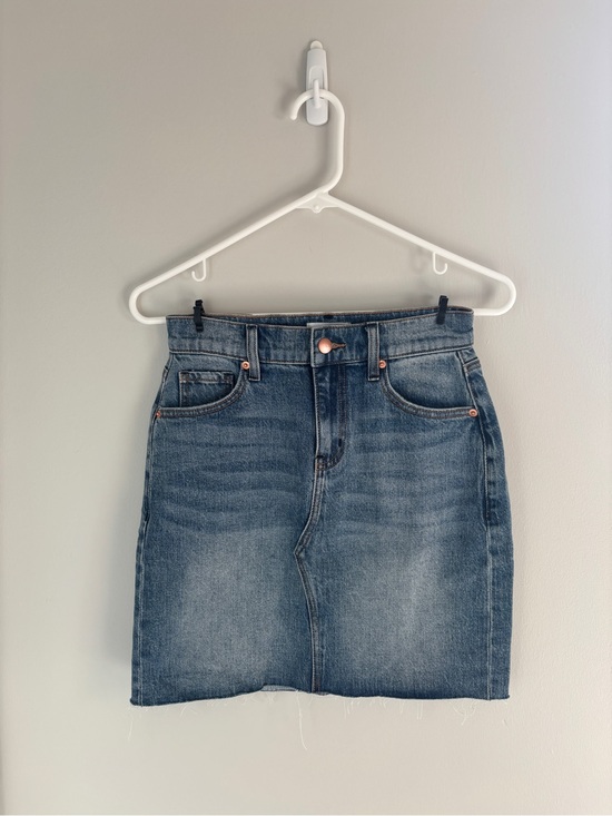 Evereve Dresses & Skirts - Evereve Washed Blue Denim Mini Skirt